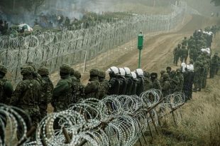 Хаос на граници: Мигранти ломе ограду, Пољаци користе водене топове и сузавац (видео)