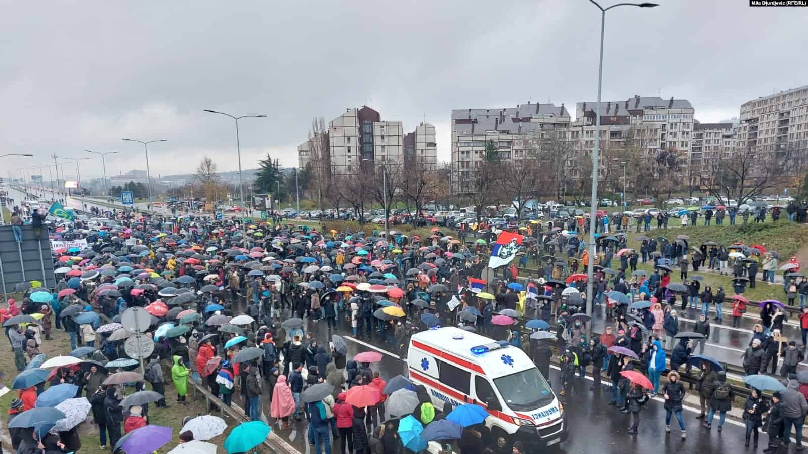 Народ масовно на улицама, блокиран ауто-пут, Вучићу марш у затвор, Рио Тинто марш из Србије! (видео)