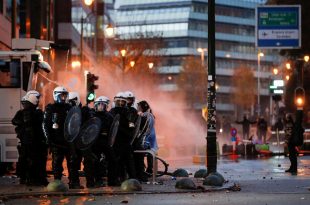 Брисел: Жестоки протести и сукоби са полицијом због нови антиковид мера владе (видео)