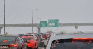 Тотални колапс на српским путевима због снега (видео)