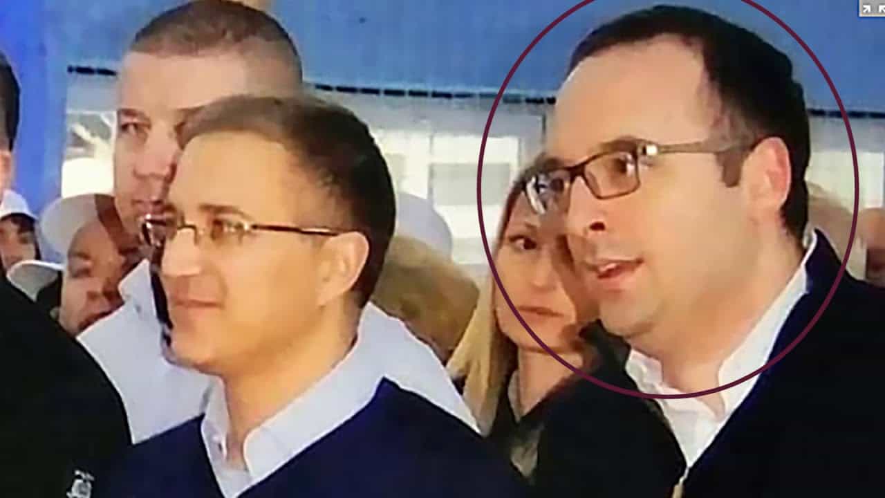 Функционер СНС-а Александар Папић поклонио сат од 35.000 € беливуковом "месару" Миљковићу