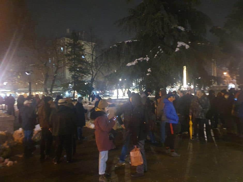 "Лопови, дајте нам грејање": Протест грађана у Обреновцу (видео)