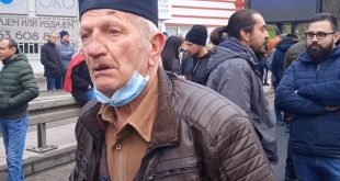 Деда Малиша (80) на протесту у Ужицу: А рудници су му много добра идеја?