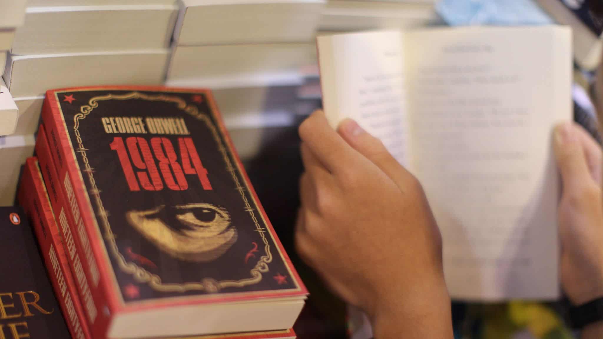 Челници универзитета упозорили студенте да не читају Орвелов роман