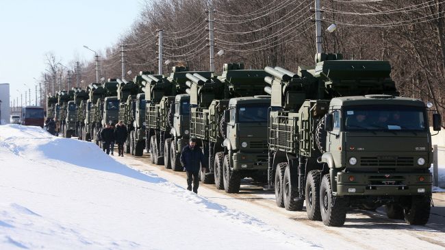 Русија пребацила дивизион система Панцир-С у Белорусију (видео)