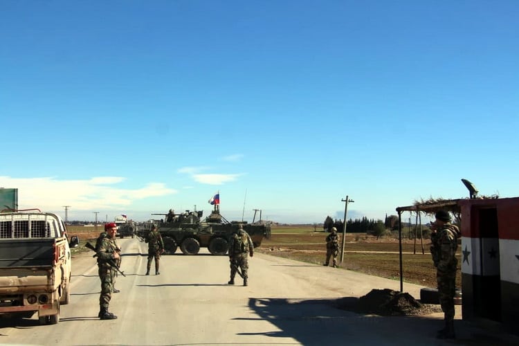 Руске трупе у Сирији опколиле и блокирале амерички конвој