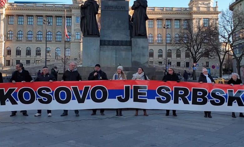 Чеси у Прагу одржали протест против отимања Косова и Метохије (видео)