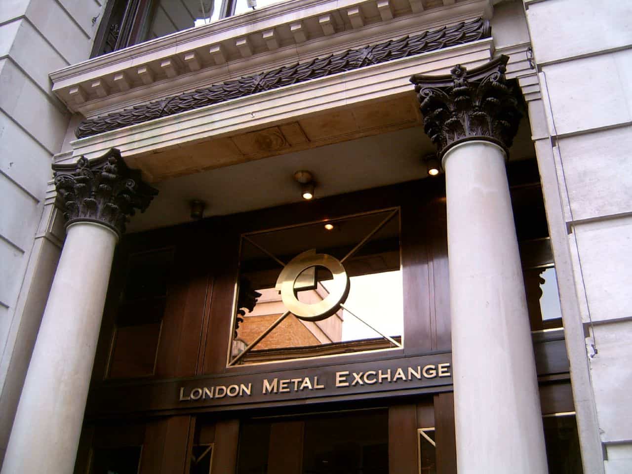 Цене метала драматично скачу, лондонска берза реаговала на санкције Русији