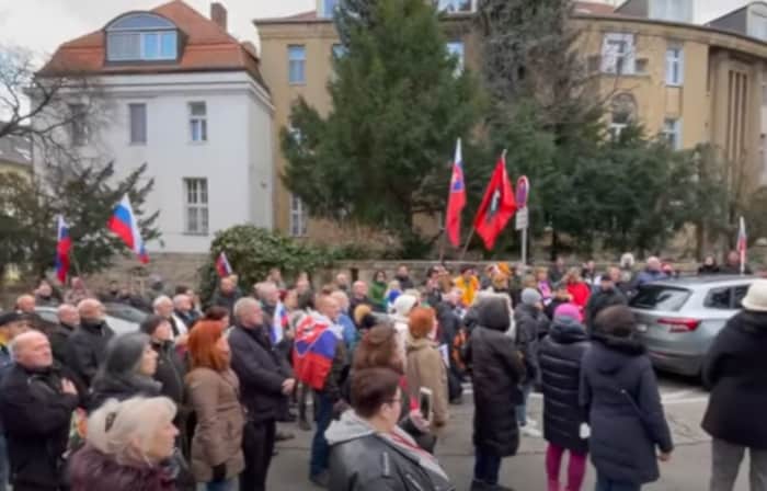 Чешка и Словачка забраниле подршку Русима, грађанима прете затвором