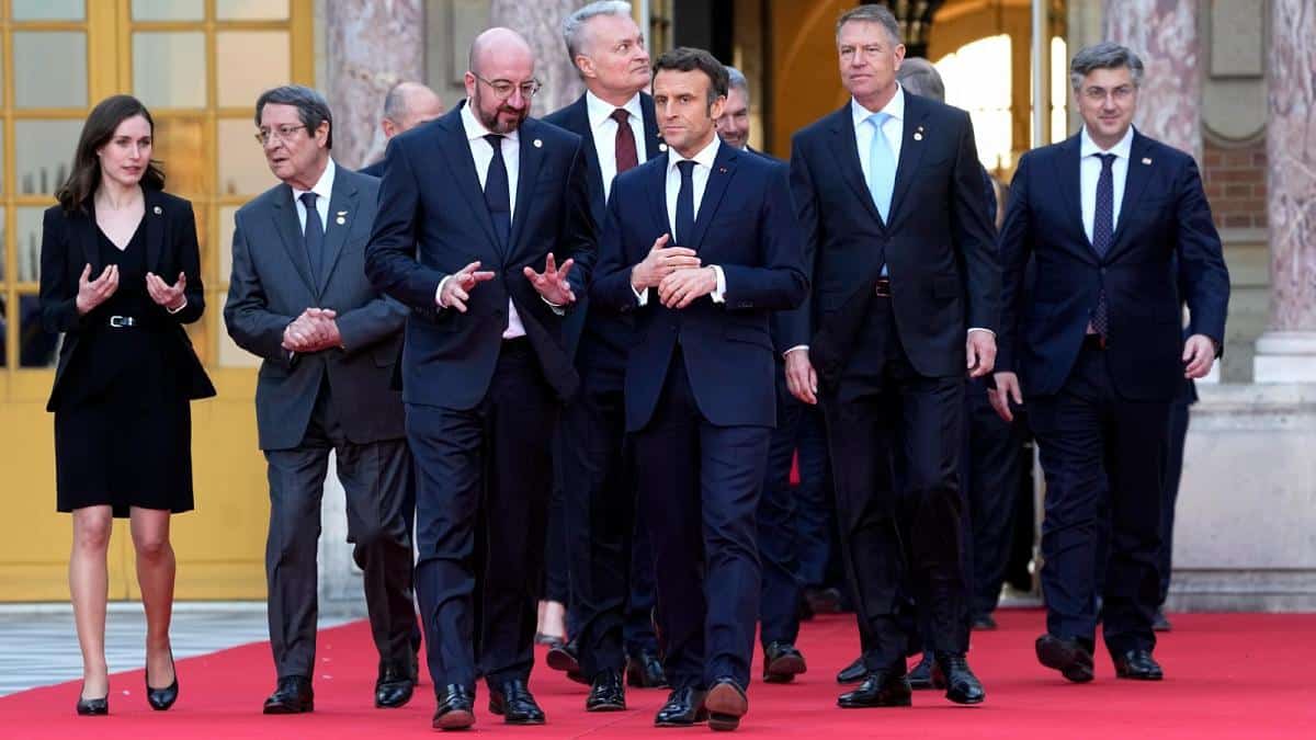 Лидери ЕУ на самиту у Версају: Немогућ брз пут Украјине до чланства у ЕУ