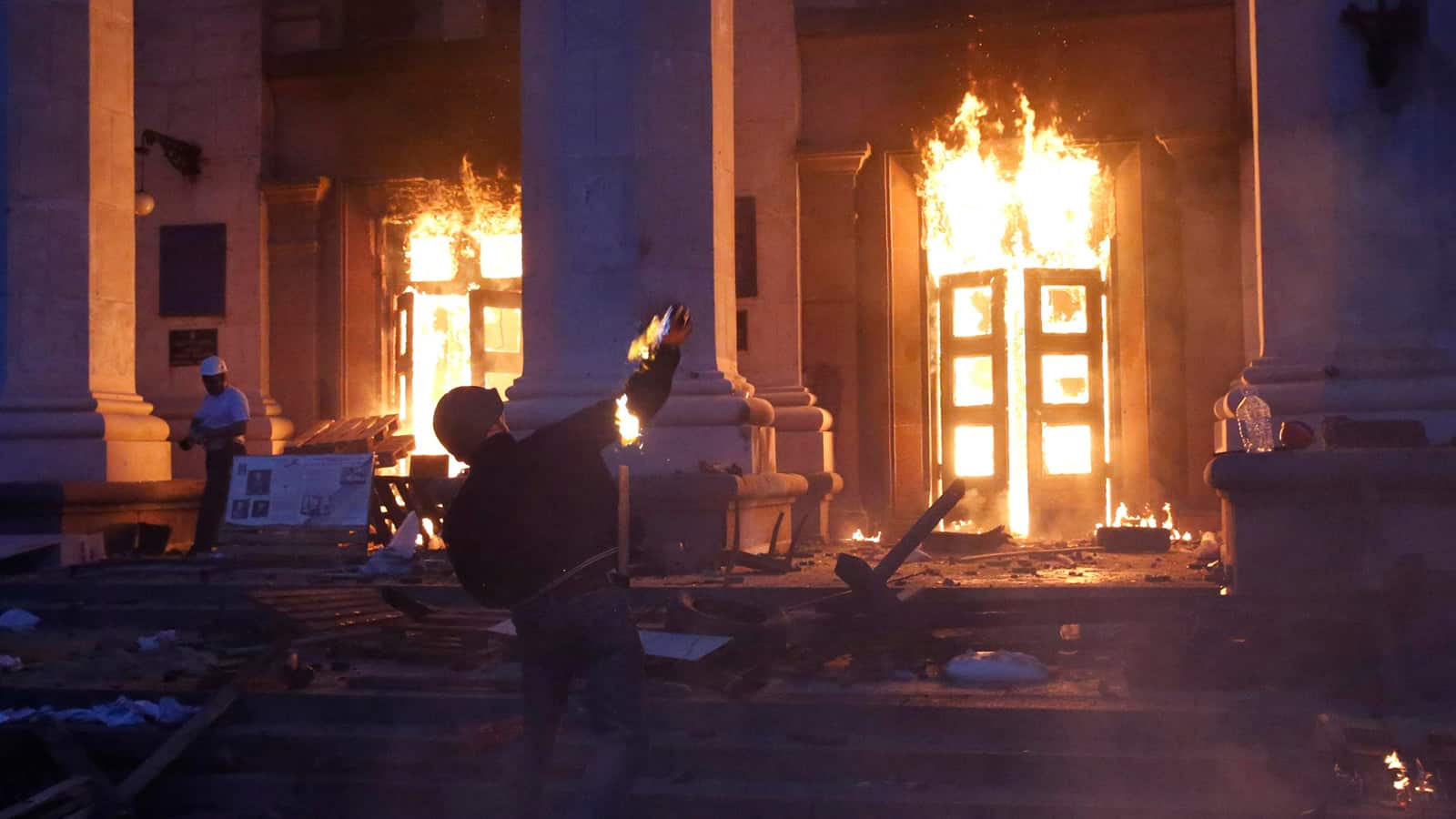 На данашњи дан 2014. год. украјински нацисти спалили 48 људи у Одеси