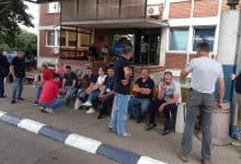 Радници "Ласте" због Весића штрајкују глађу, хоће да га са 50 аутобуса блокирају на послу