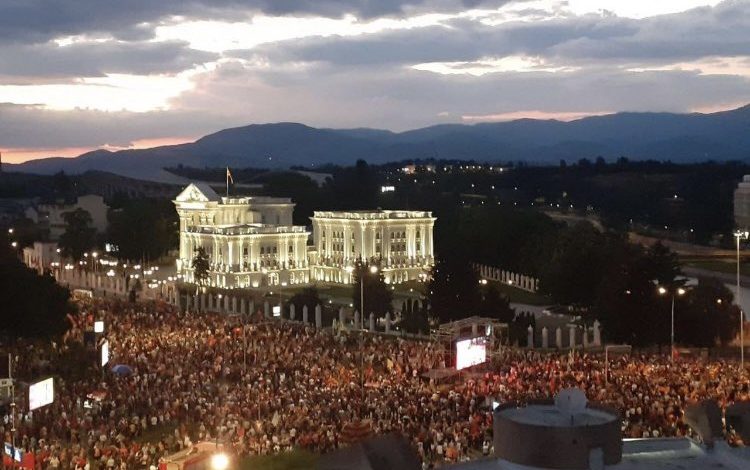 На улицама Скопља 70.000 противника бугаризације Македоније