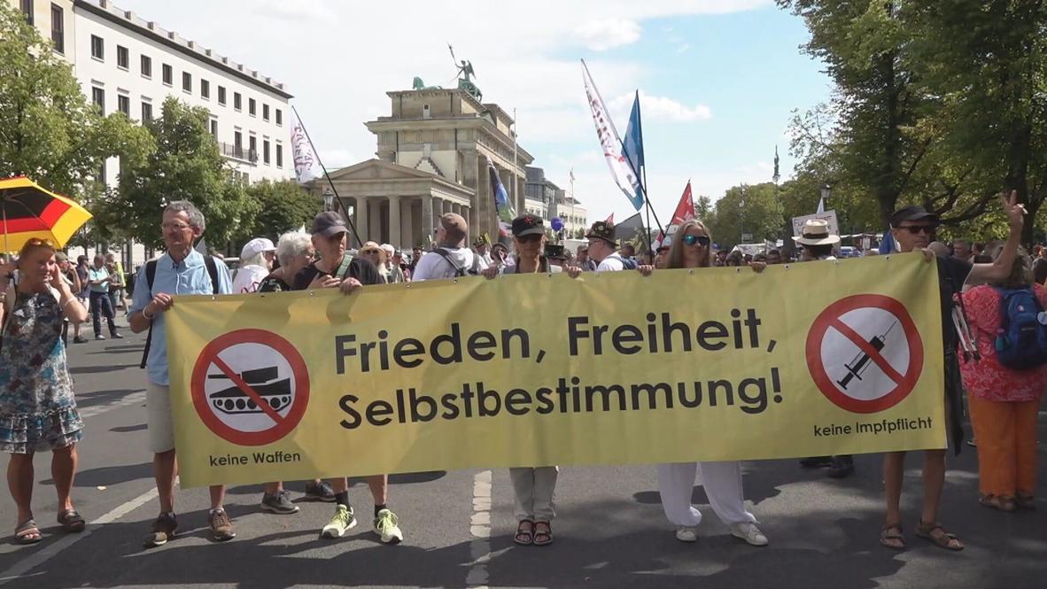 У Берлину се на протестима већ узвикује „Устанак!“ и „Грађански рат!“