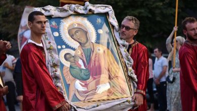 600м дуга застава Србије и Русије у литији центром Београда! (видео, фото)