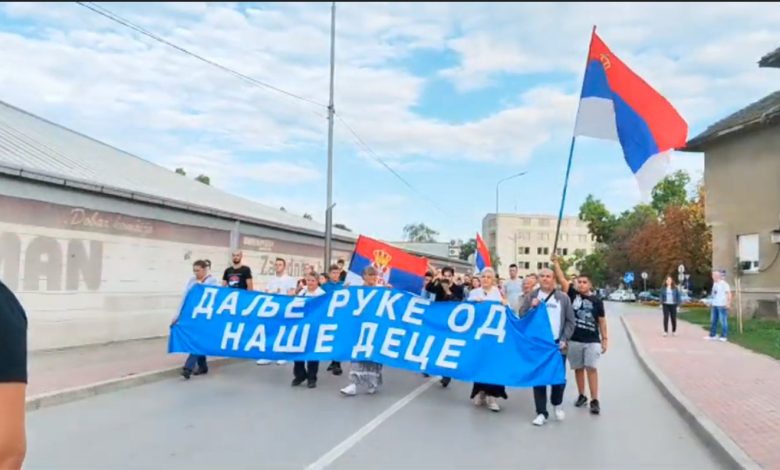Литија за спас Србије у Смедереву, свештеници предводе народ (видео)