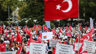 У Истанбулу масован протест Турака који траже забрану рада ЛГБТ организација