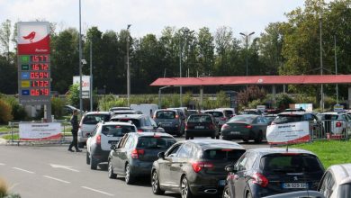 ХАОС због несташице горива у Француској: Километарске колоне и бесан народ (видео)