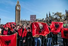 Ескалира проблем са инвазијом Албанаца: Британија „гори“, Еди Рама твитује