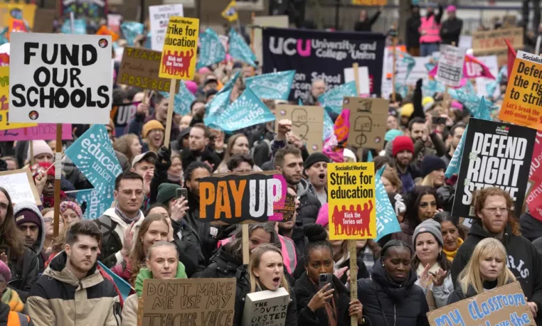 У Лондону почео највећи протест у последњих десет година- 500.000 људи на улицама (видео)