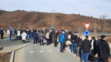 Мештани са блокаде код Чачка: „Ово је голгота од живота, нису нам ни усеве платили“