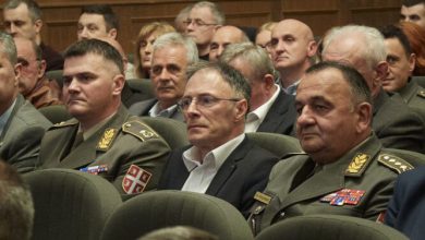Како хероји у рату постају НАТО положаре и јајаре у миру