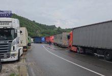 Јариње: Пети дан блокаде уласка камиона са српском робом на КиМ