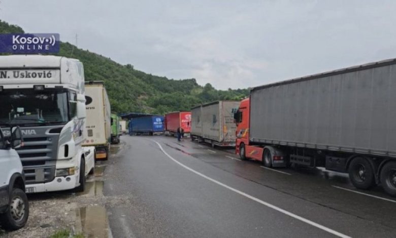Јариње: Пети дан блокаде уласка камиона са српском робом на КиМ