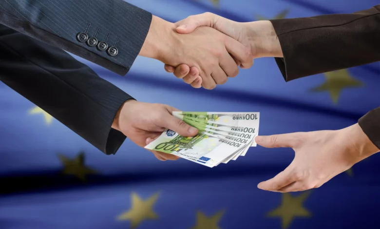 Институције ЕУ су заробљене у мрежи системске корупције