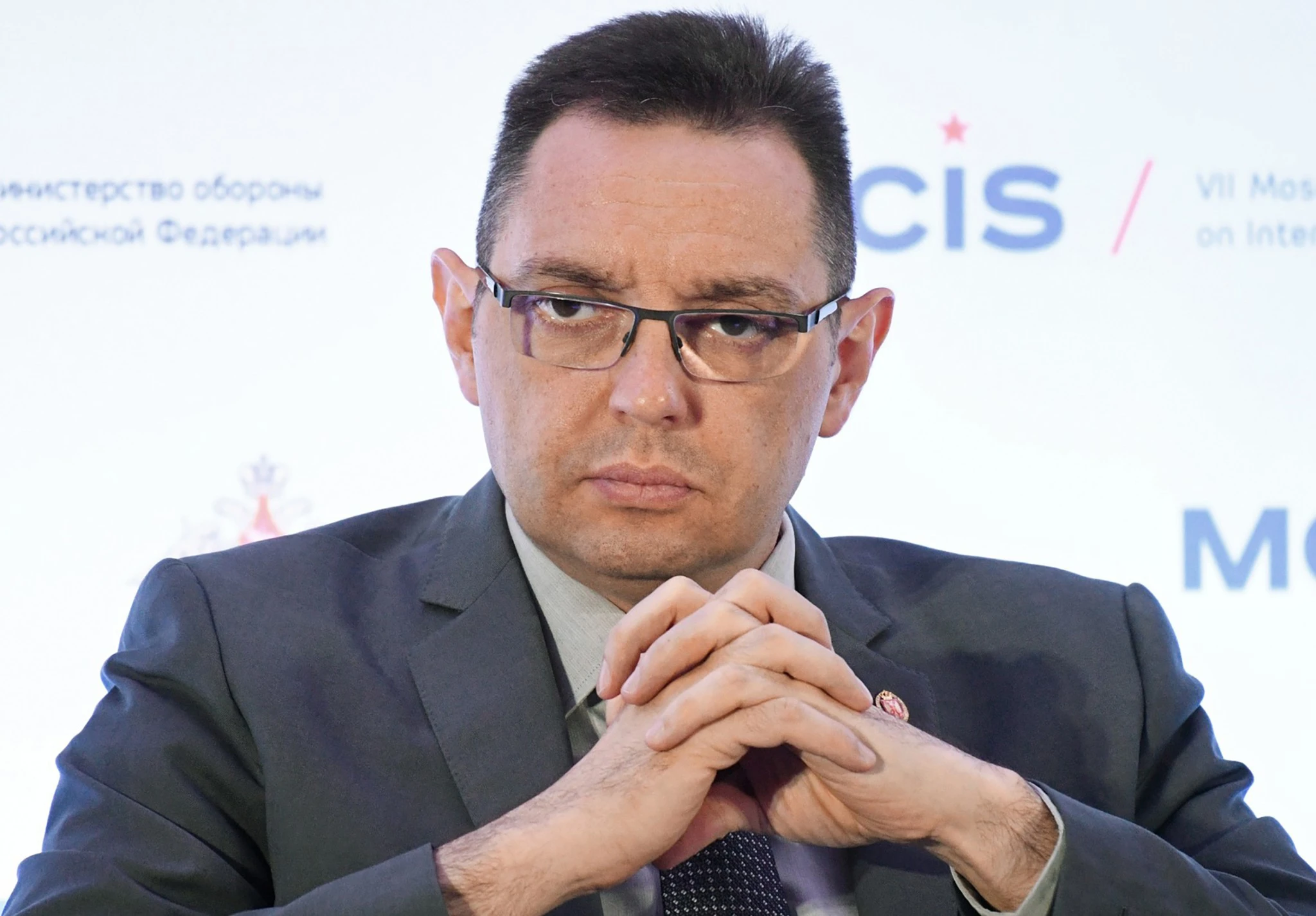 Шеф кабинета Ане Брнабић и његова сестра добили по милион евра од оф-шор фирме и Привредне коморе Србије Шеф кабинета Ане Брнабић и његова сестра добили по милион евра од оф-шор фирме и Привредне коморе Србије