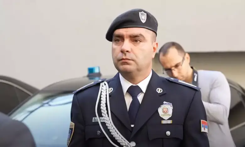 Овог ИДИОТА и комплетну ЈЗО екипу послати на РОБИЈУ да наредну деценију праве друштво Радету Марковићу!