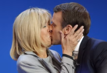 Пореска управа Француске Макронову жену води под мушким именом Жан-Мишел