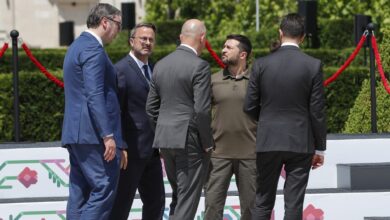 Вучић и Зеленски ухваћени у корупционашкој афери