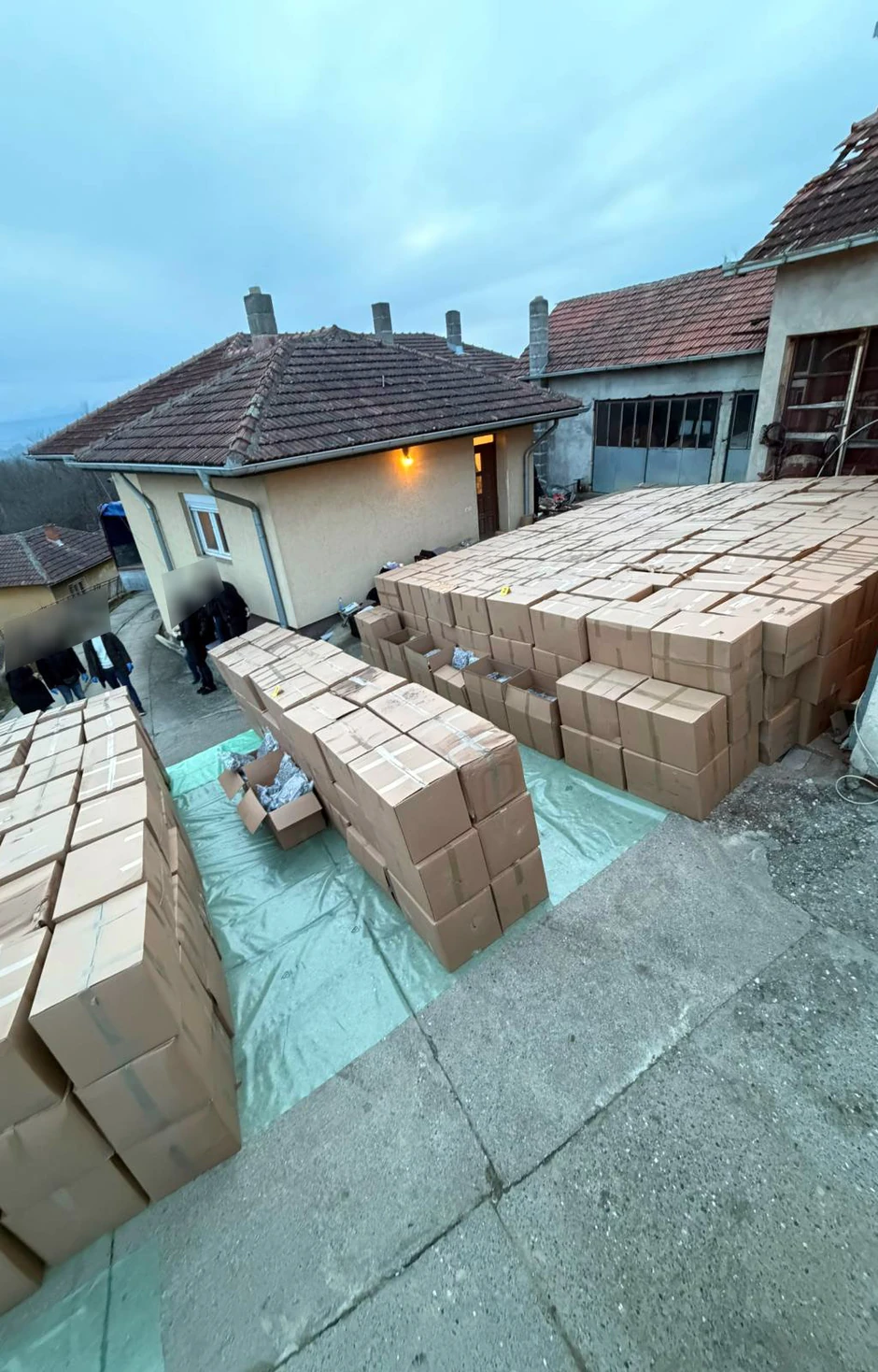 Ко је и где произвео дрогу коју је напредни нарко дека чувао у штеку код Крушевца? (фото, видео) Ко је и где произвео дрогу коју је напредни нарко дека чувао у штеку код Крушевца? (фото, видео)