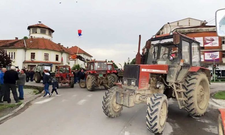 Слободан Симовић, домаћин из Шумадије o катастрофалном стању српске пољопривреде (видео) Слободан Симовић, домаћин из Шумадије o катастрофалном стању српске пољопривреде (видео)