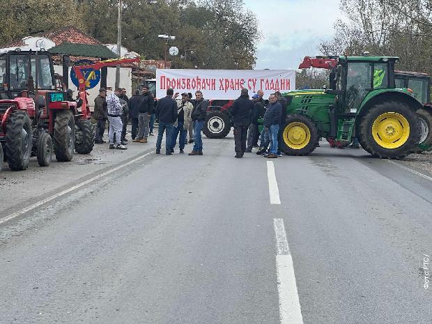 ПРОТЕСТ ПОЉОПРИВРЕДНИКА: Они увозе, они контролишу, а народ једе ђубре, а здрава храна се баца! (видео)