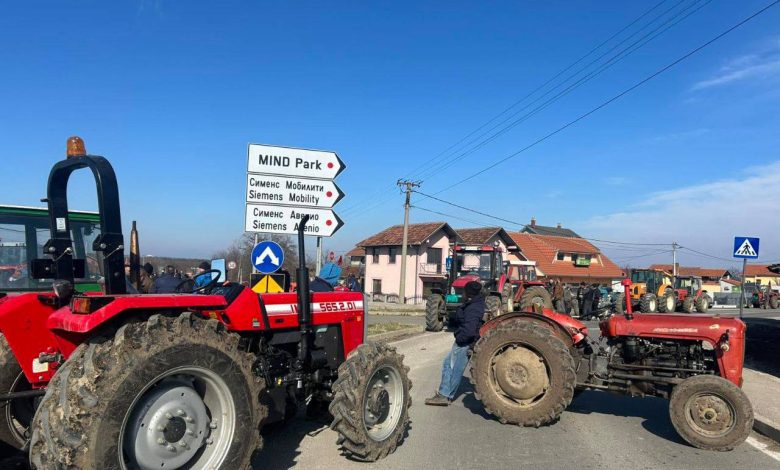 Српски пољопривредници су упутили хитне захтеве држави (видео) Српски пољопривредници су упутили хитне захтеве држави (видео)