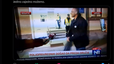 Погледајте како се револтирани ветеран из удружења "Наше млеко" раздужио испред полицијске станице у Богатићу (видео)