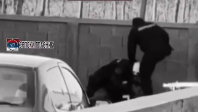 ШУТИРА ГА ВЕЗАНОГ У ГЛАВУ! Полицијско иживљавање над пољопривредником из Мачве (видео) ШУТИРА ГА ВЕЗАНОГ У ГЛАВУ! Полицијско иживљавање над пољопривредником из Мачве (видео)
