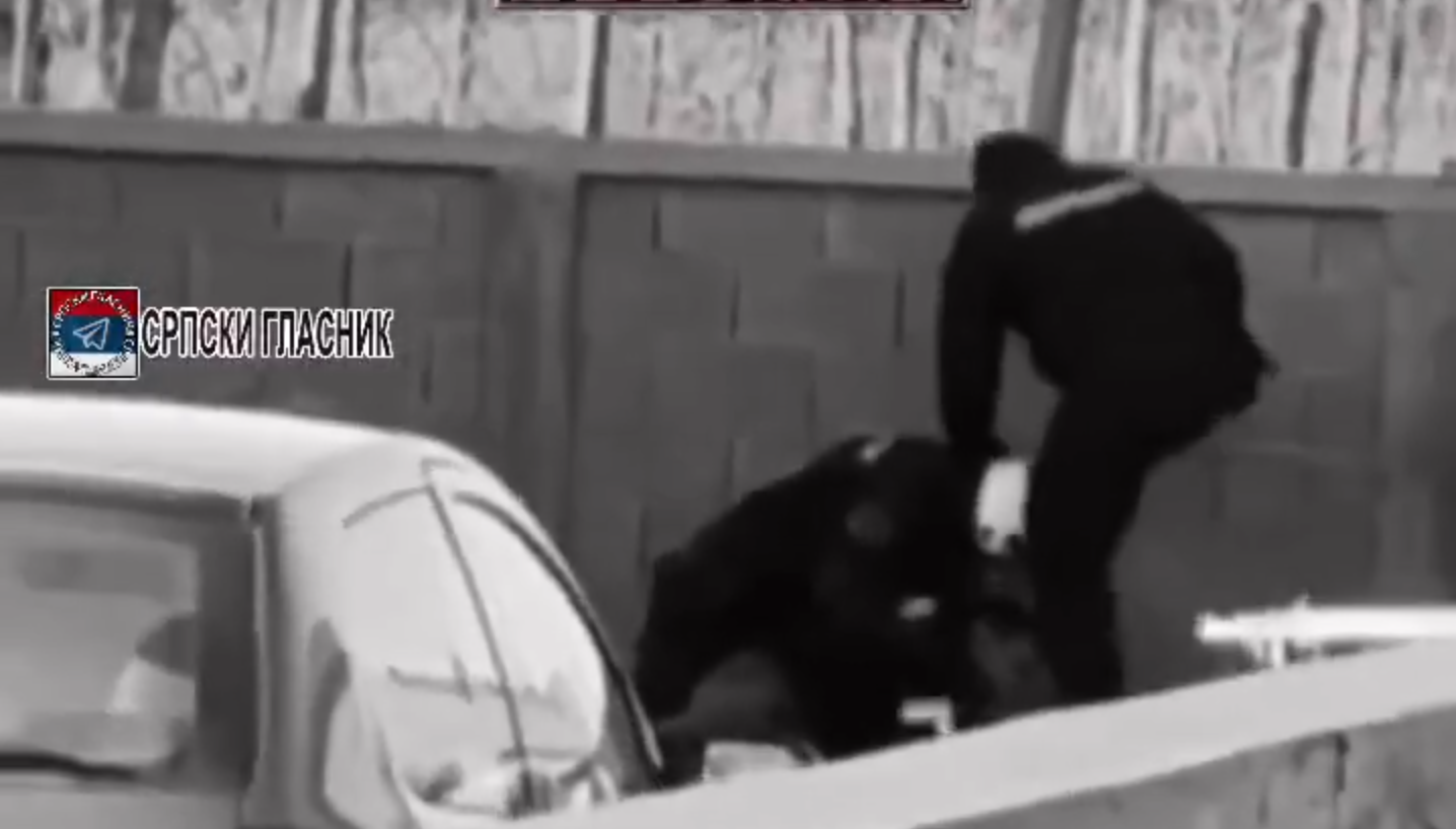ШУТИРА ГА ВЕЗАНОГ У ГЛАВУ! Полицијско иживљавање над пољопривредником из Мачве (видео)